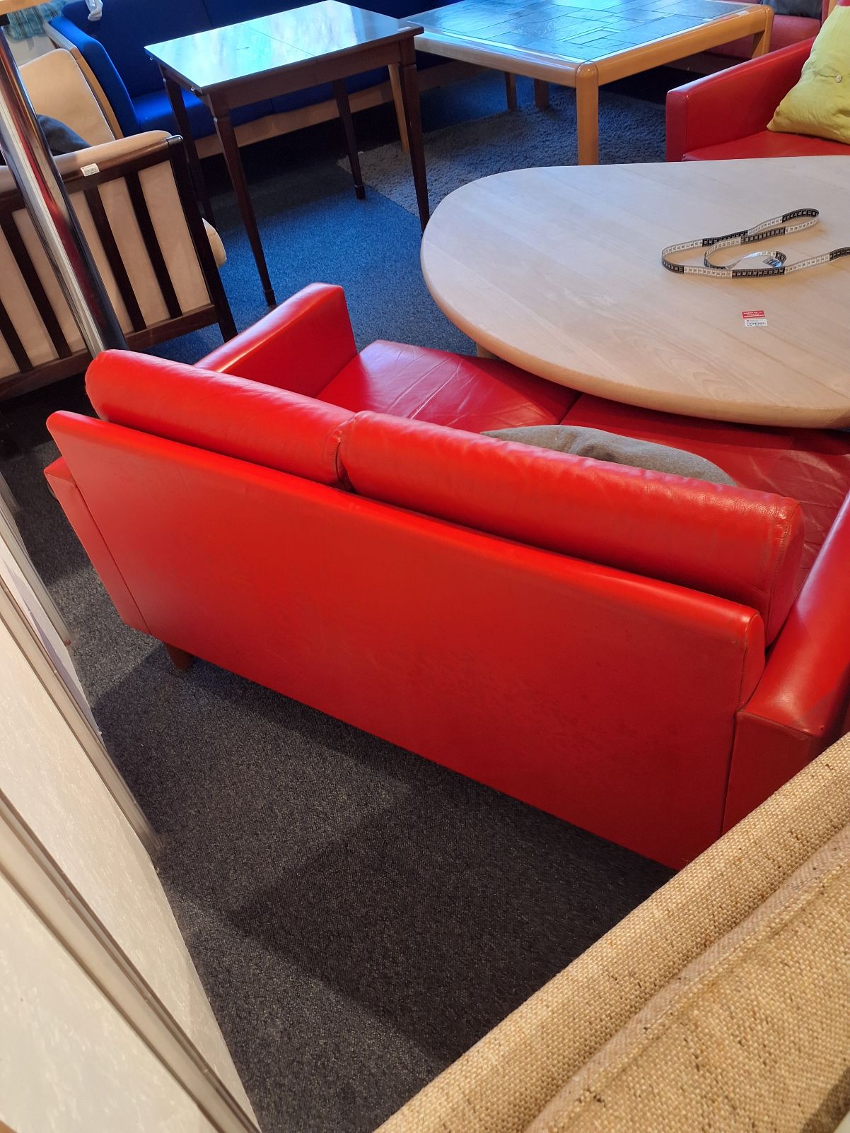 Sofa i rødt læder